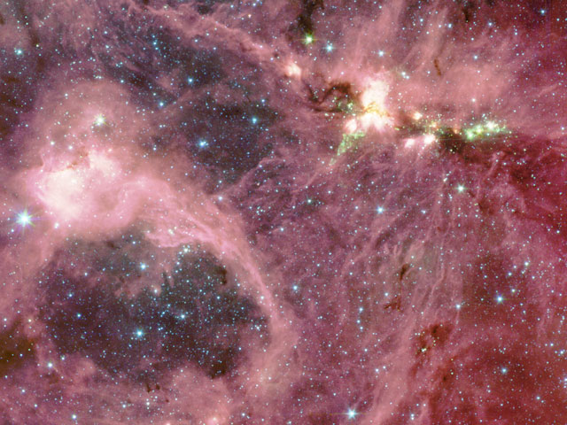 Massive Star Forming Region DR21 in Infrared