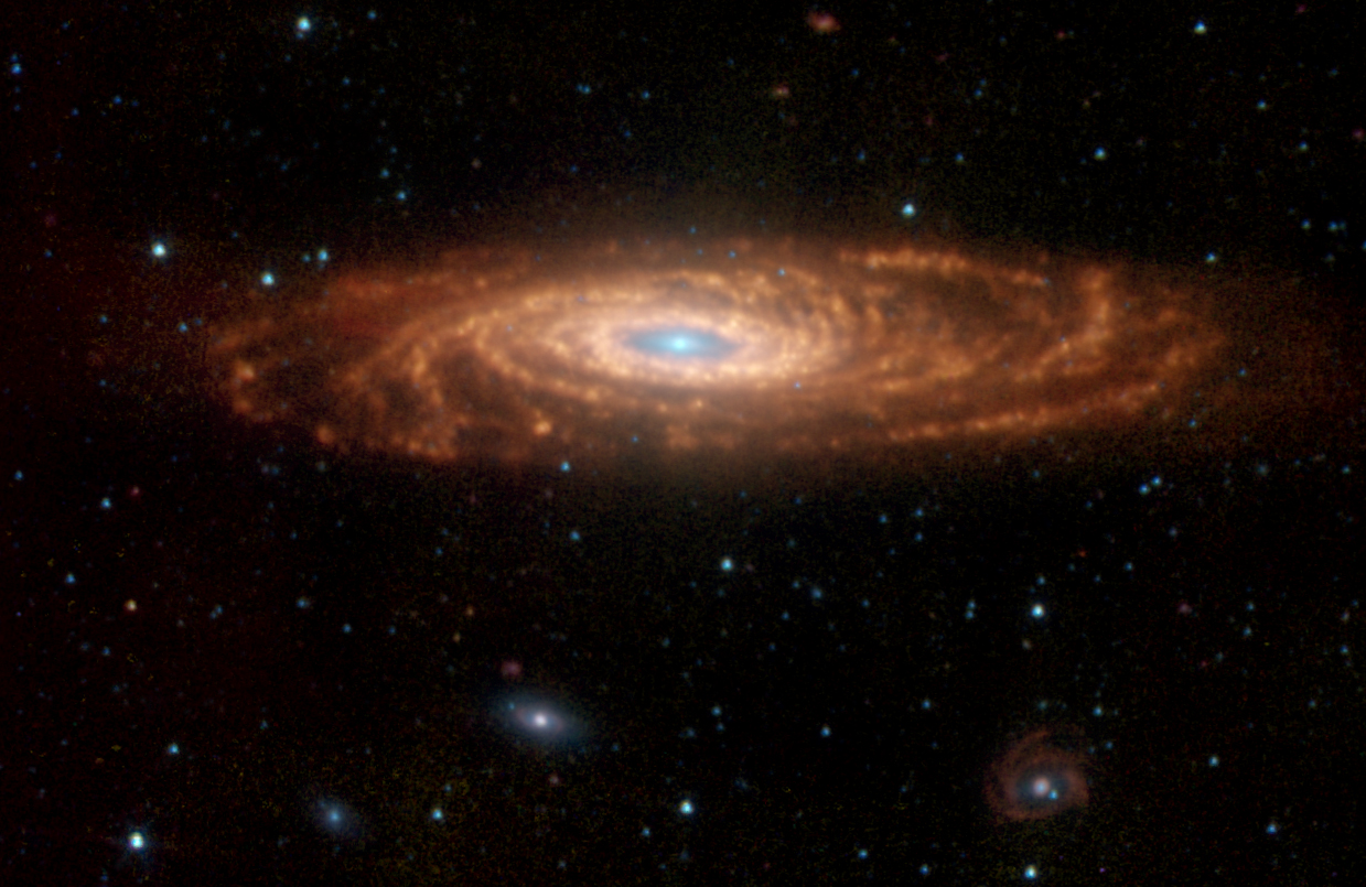 Slegka naklonennaya galaktika NGC 7331