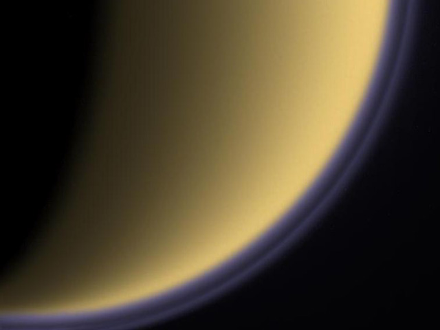 Dva sloya tumana nad Titanom
