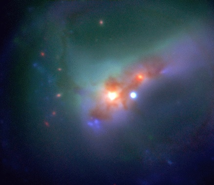 ESO202-G23: slivayushiesya galaktiki