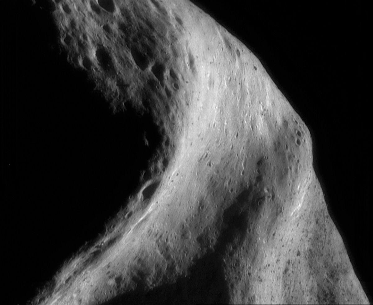 Proshloe asteroida Eros