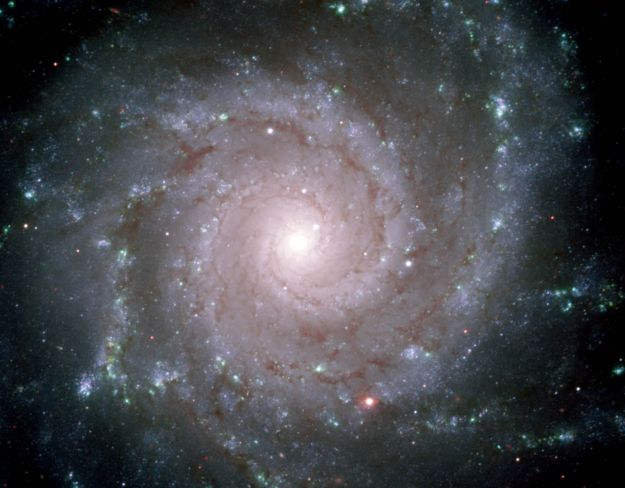 M74: sovershennaya spiral'