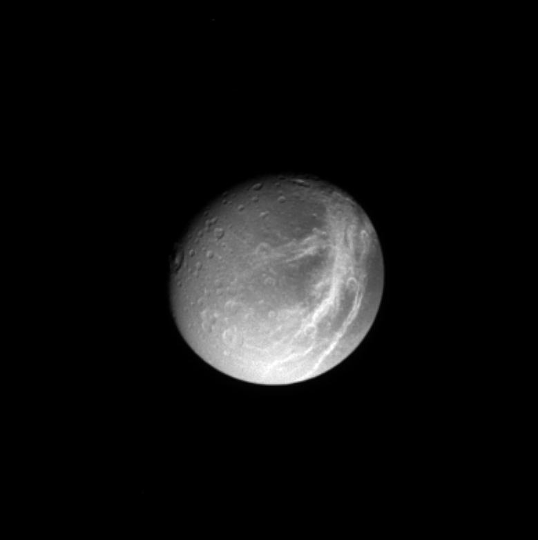 Sputnik Saturna Diona: vid s "Kassini"