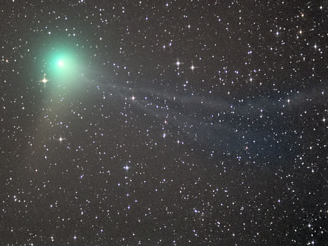 Kometa Machholz priblizhaetsya k Solncu