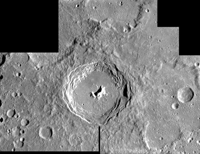 SMART 1:  krater Pifagora