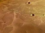Необычные плиты на Марсе