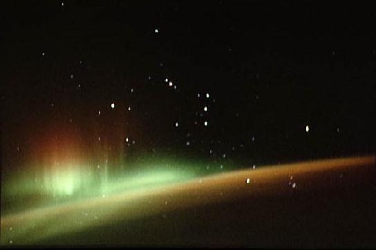 http://images.astronet.ru/pubd/2005/07/22/0001207344/aurora_orion_sts59.jpg