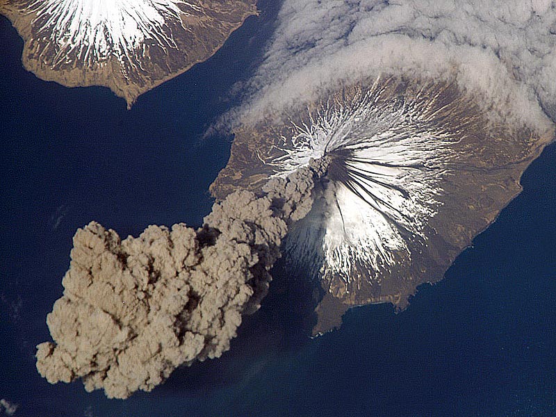 Астронет > Извержение вулкана на Аляске