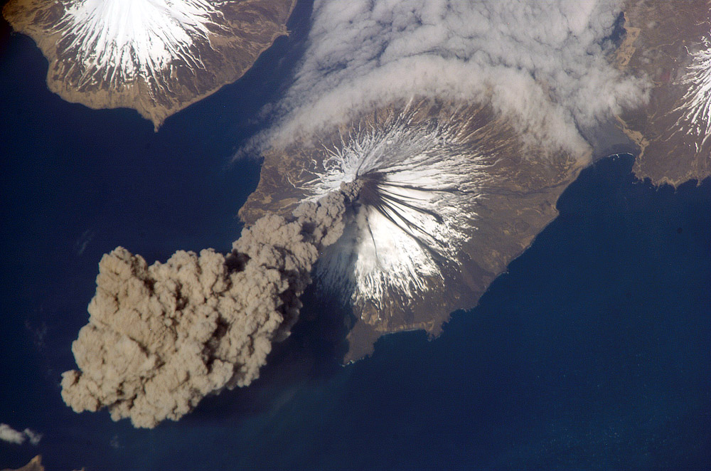 Извержение вулкана на Аляске