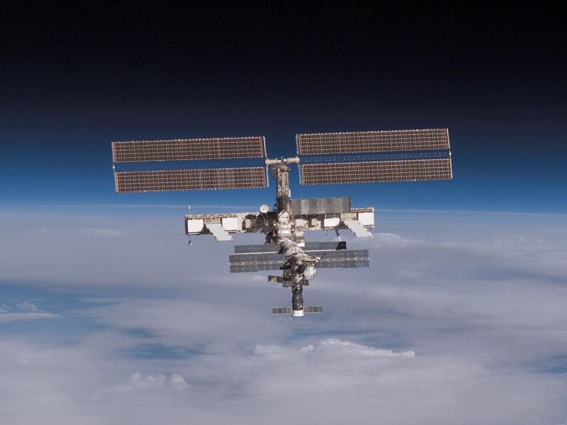 Международная космическая станция на горизонте