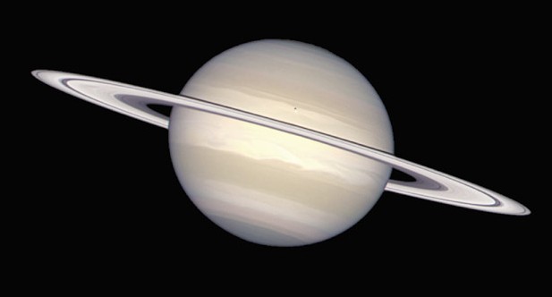 Сатурн в естественных цветах для путешествующих на Кассини