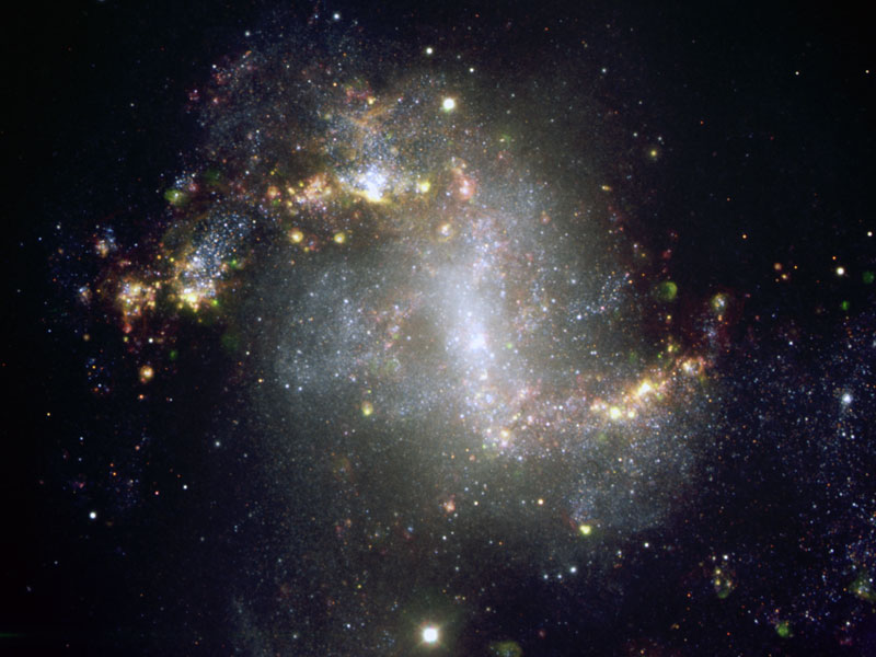 NGC 1313: необычная галактика со вспышкой звездообразования