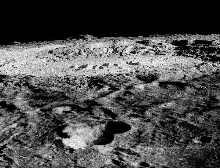 Вид на кратер Коперника с Лунного спутника