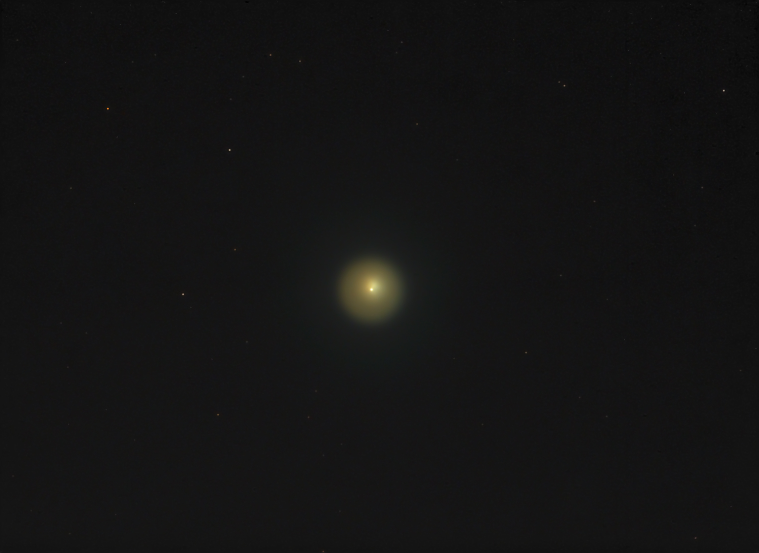 Vid v teleskop na vspyhnuvshuyu kometu Holmsa