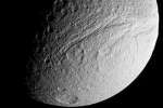 Kan'on Itaka: bol'shoi razlom na sputnike Saturna Tefii