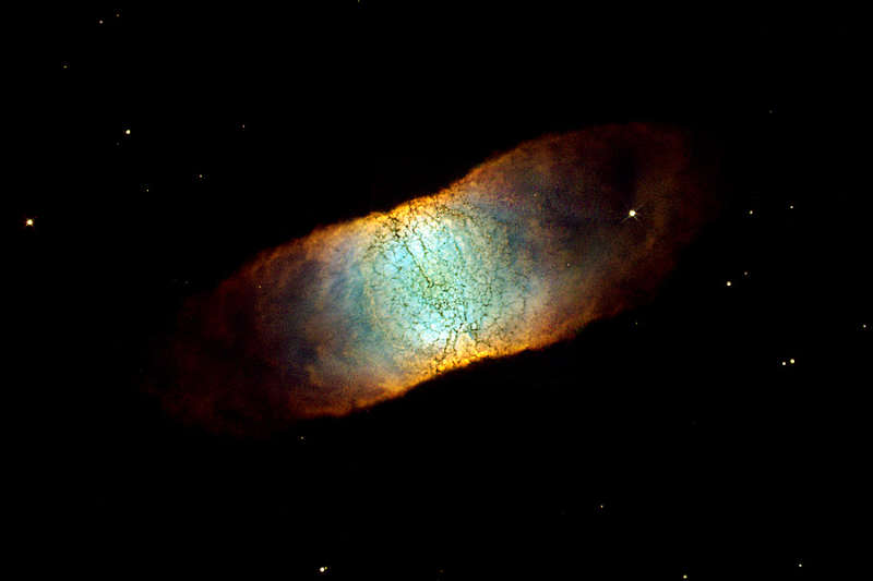IC 4406: "kvadratnaya" tumannost'
