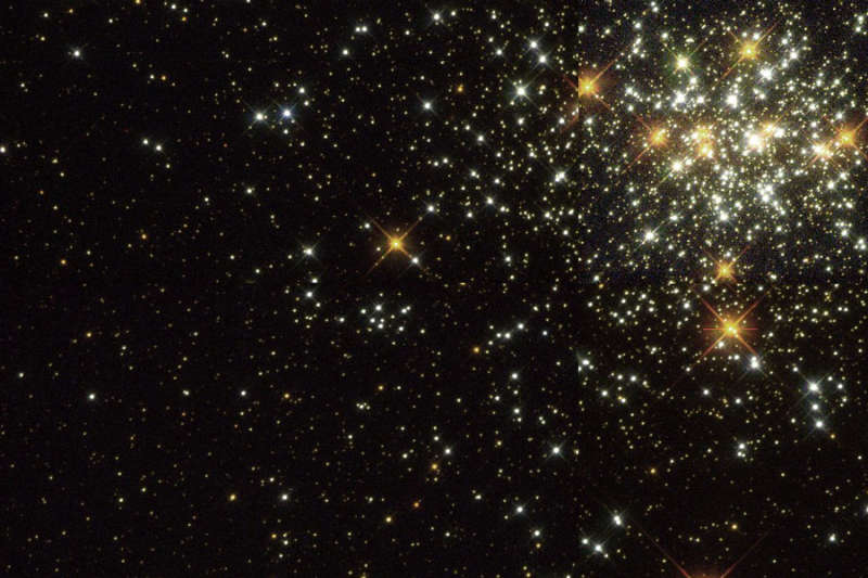 NGC 1818:   
