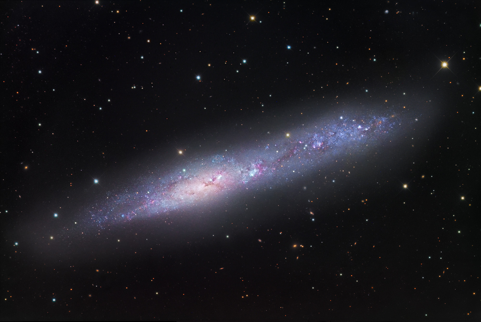 Галактика загородный. NGC 1427a. Неправильные иррегулярные Галактики. Линзообразная Галактика NGC 7049. Неправильные Галактика NGC.