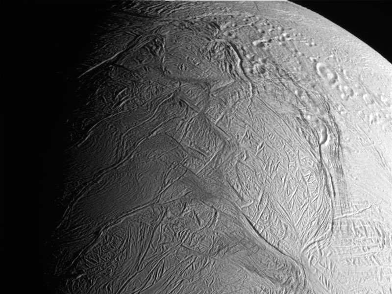 Cassini Passes Through Ice Plumes of Enceladus