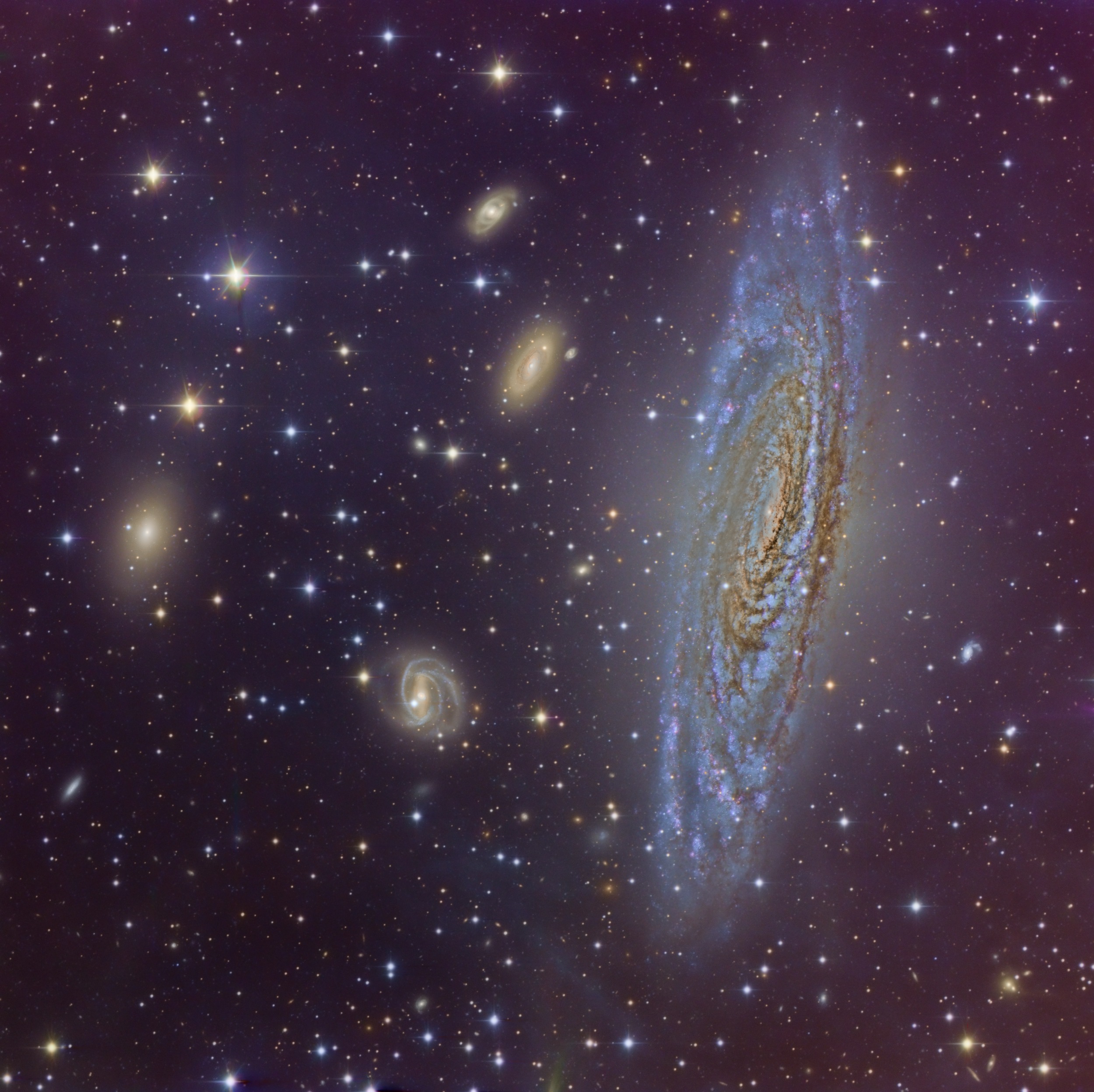 Prekrasnaya spiral' NGC 7331