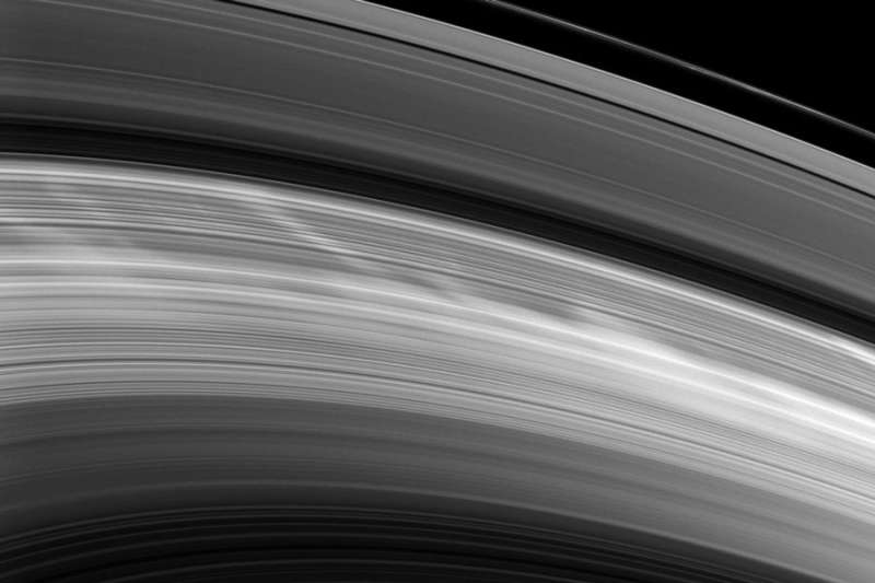 Spokes Reappear on Saturns Rings
