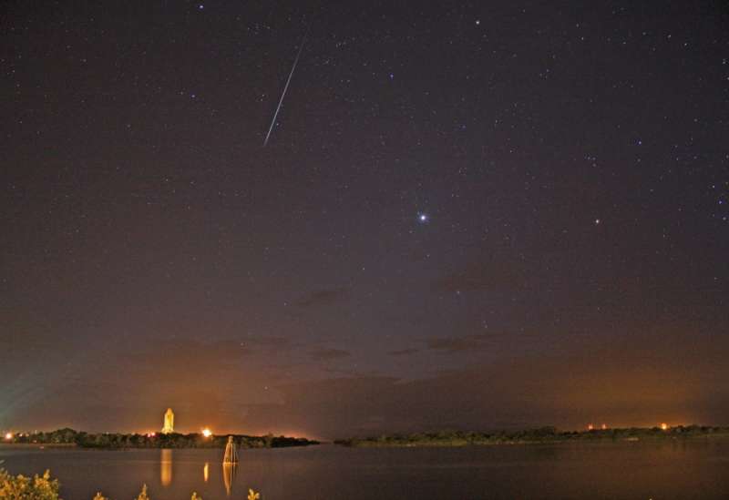 Shuttle and Meteor