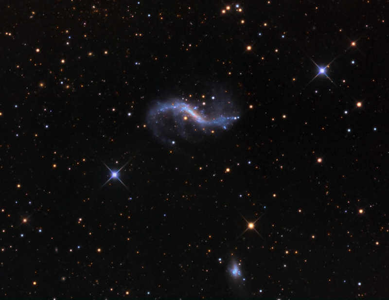 Галактика NGC 4731 из скопления Вирго