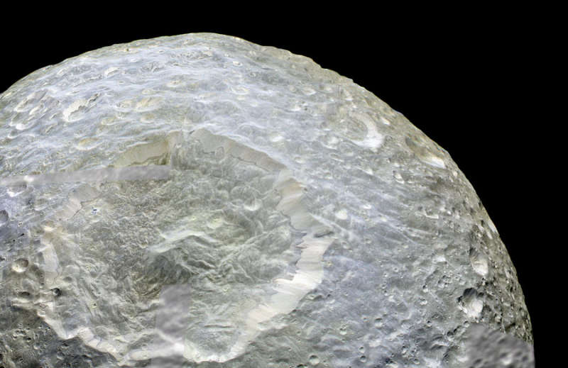 Krater Gershel' na sputnike Saturna Mimase