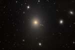 M87: ellipticheskaya galaktika s dzhetom