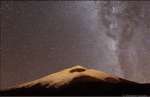 Облака и звезды над вулканом Котопахи