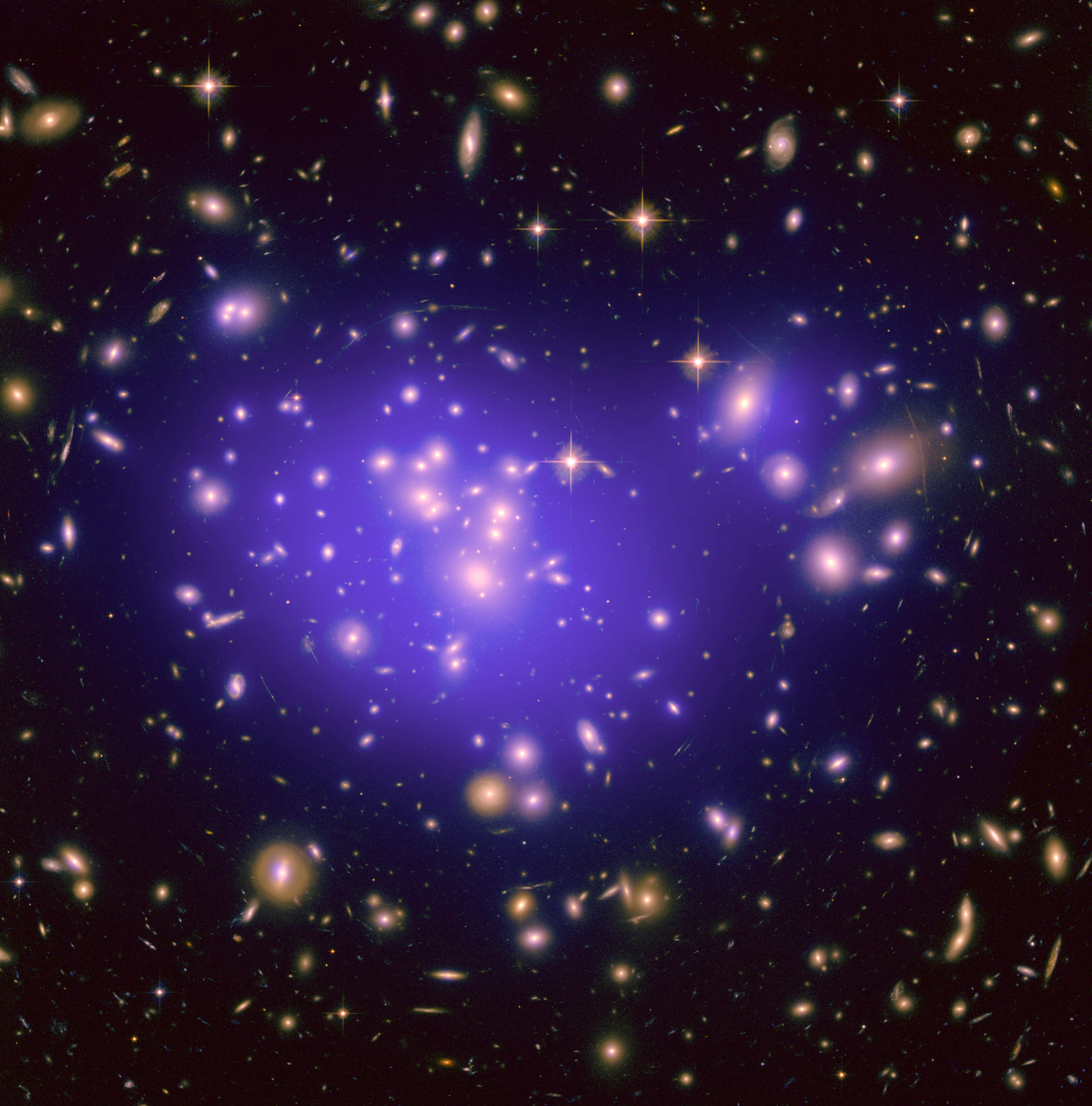 Skoplenie galaktik Abel' 1689 prolivaet svet na temnuyu Vselennuyu