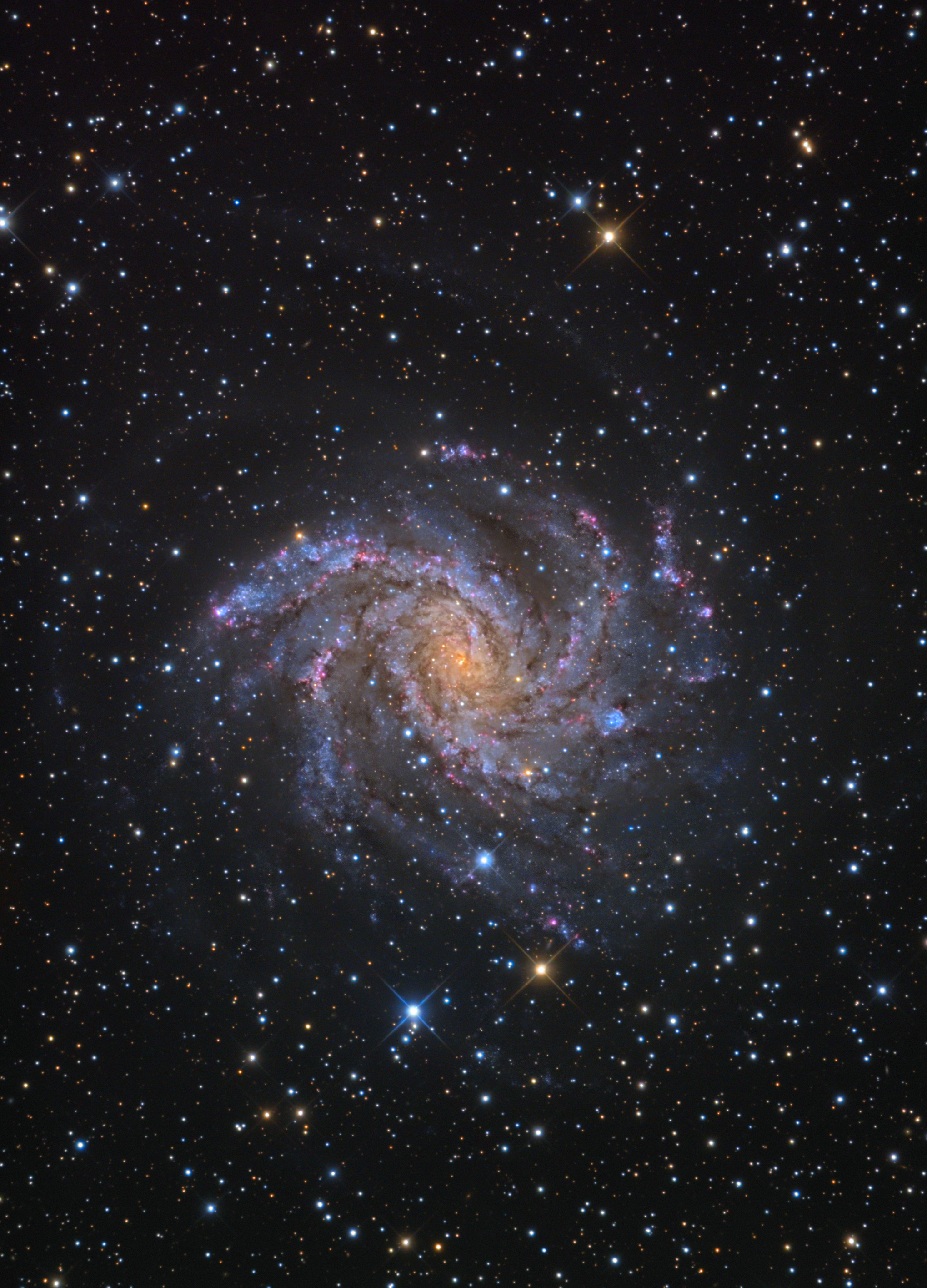 NGC 6946: galaktika Feierverk