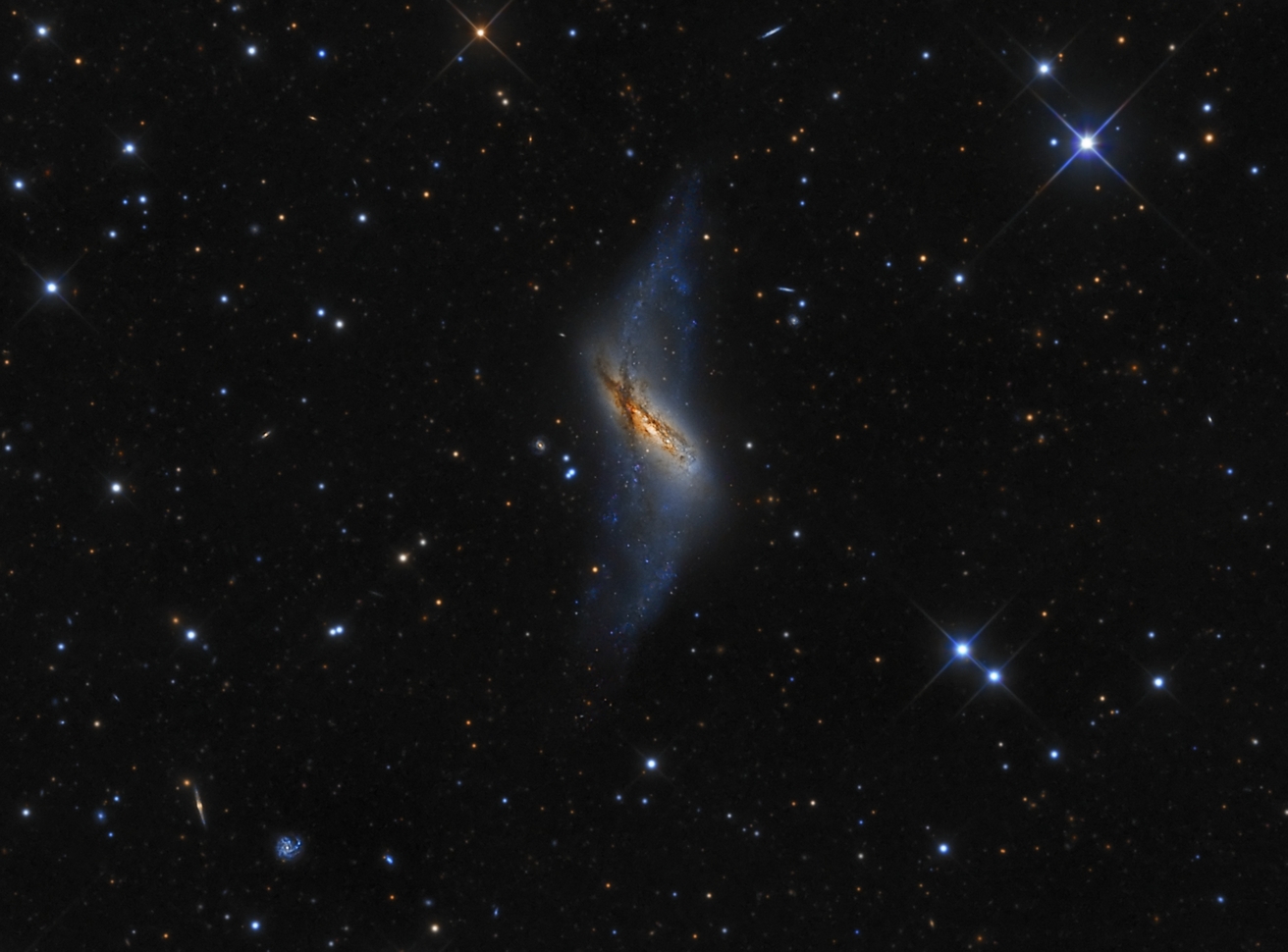 NGC 660:    