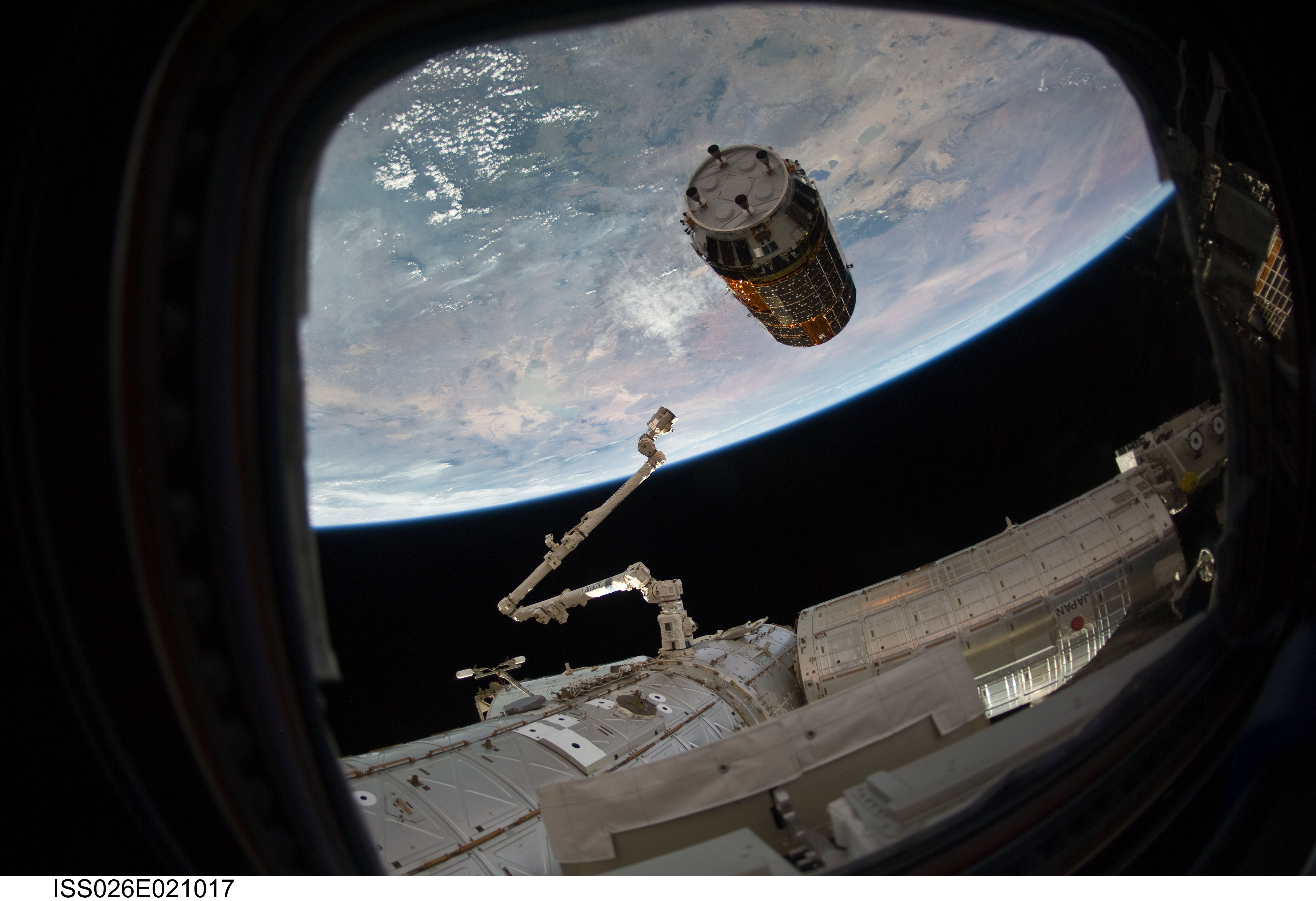 Japans Kounotori2 Supply Ship Approaches the Space Station