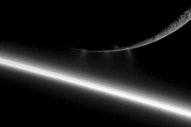 Enceladus Looms