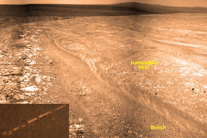 Neobychnaya zhila iz osazhdennyh gornyh porod na Marse