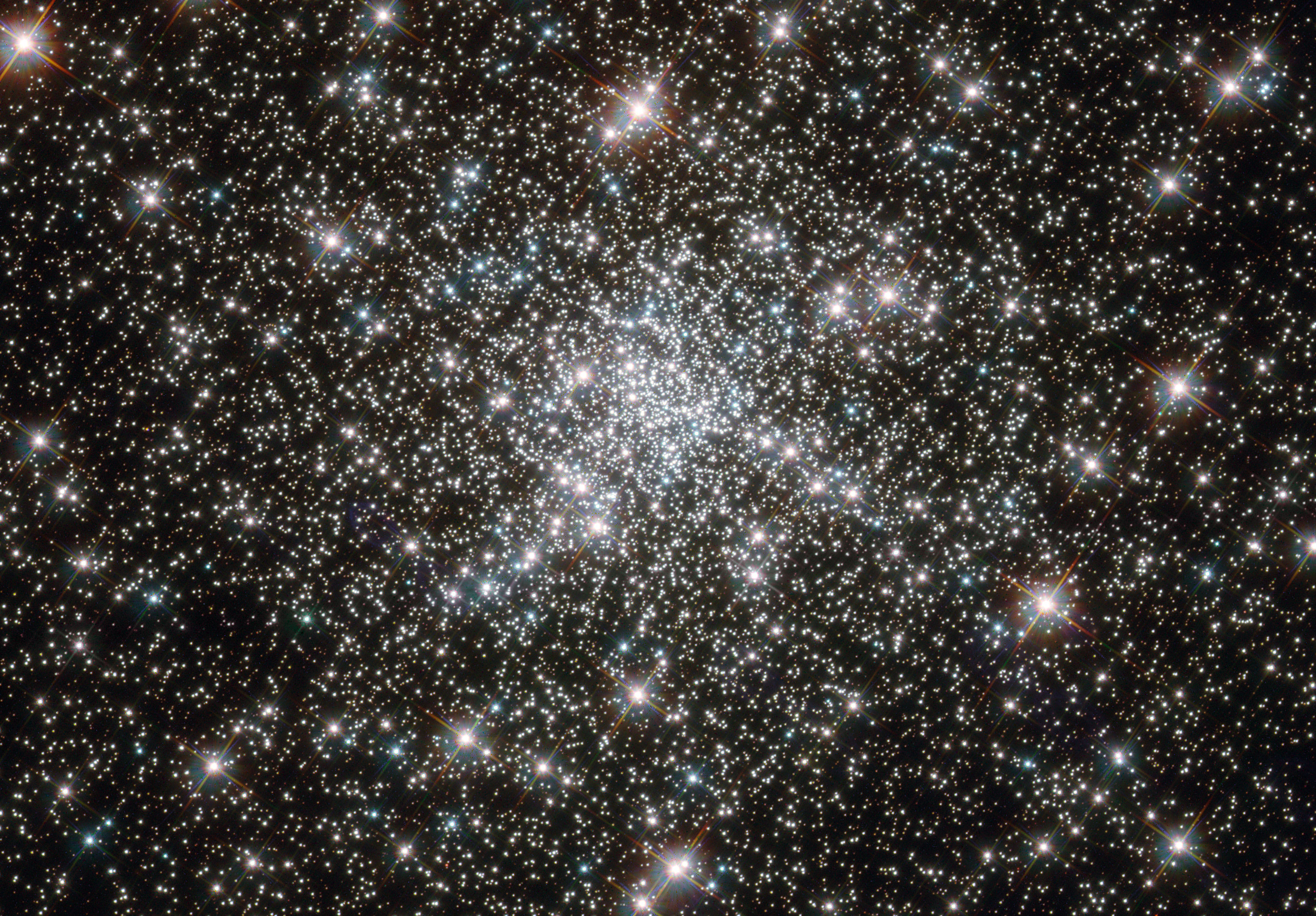 Yadro skopleniya NGC 6752