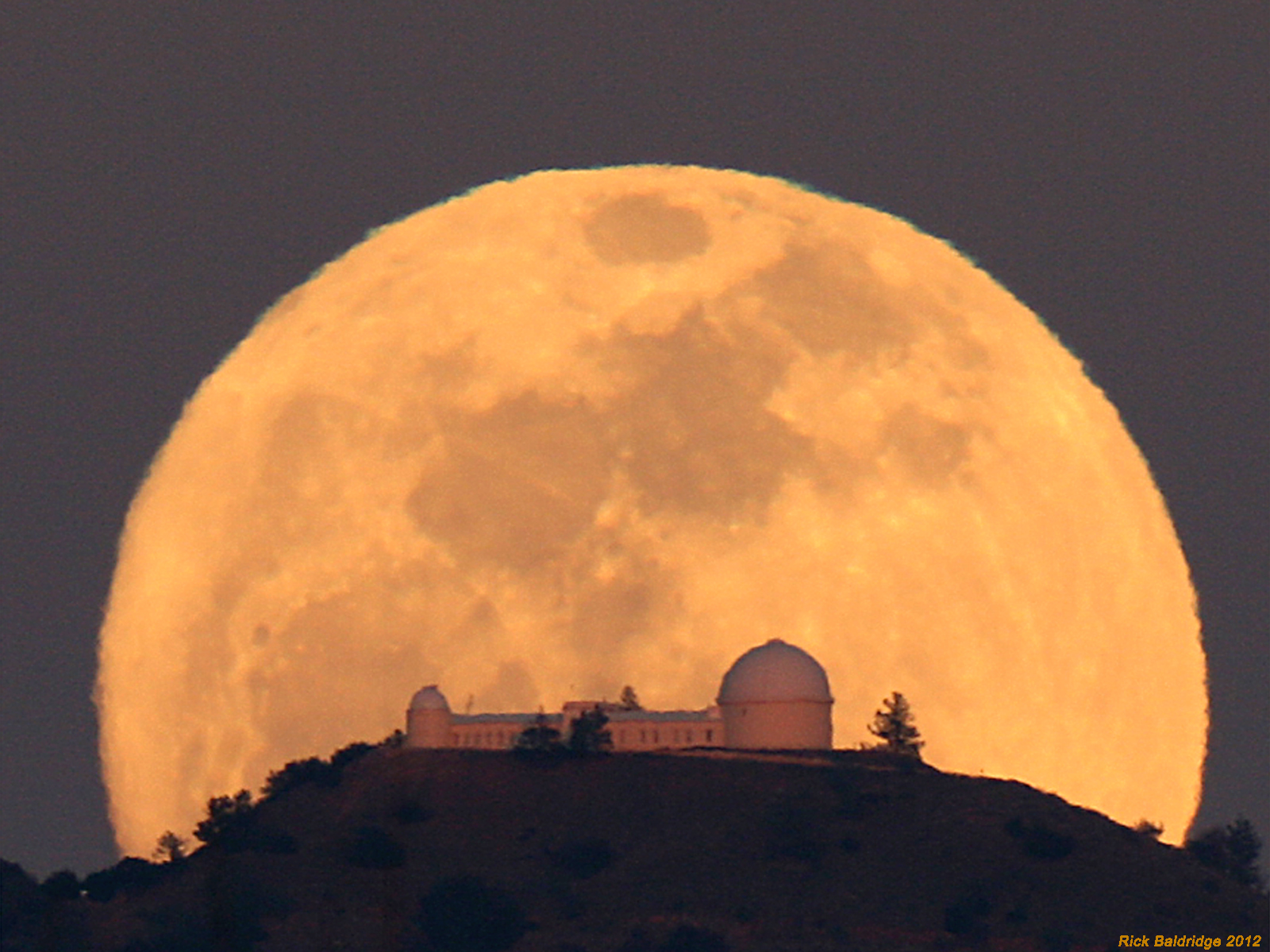 Лунная обсерватория