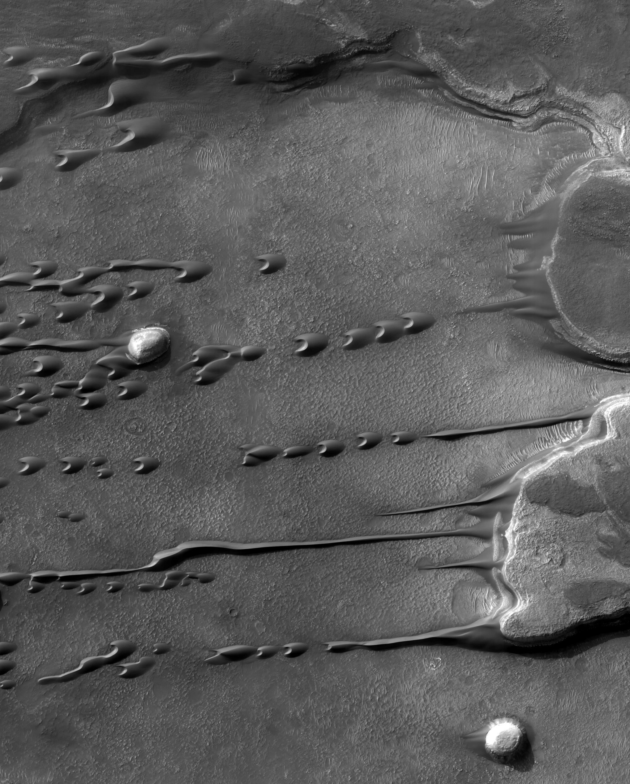 Peschanye barhany na Marse