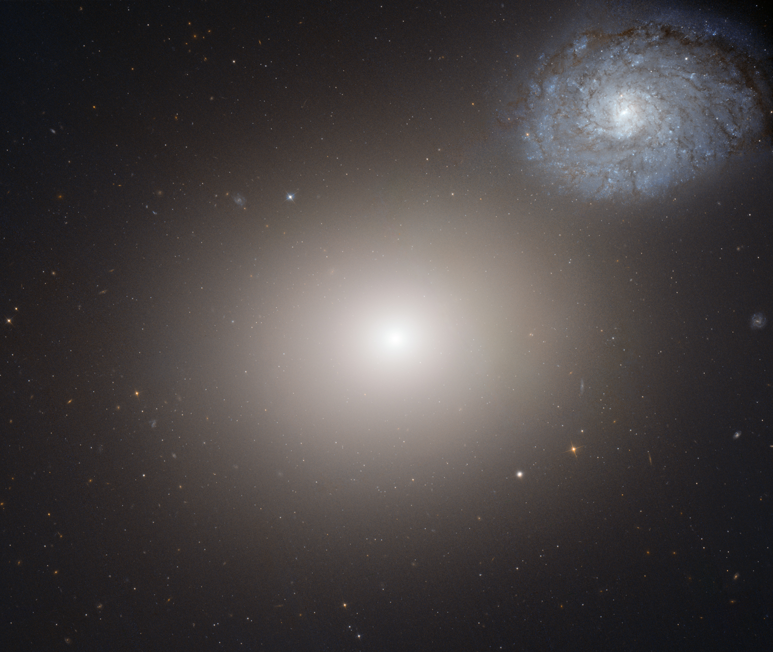  M60   NGC 4647