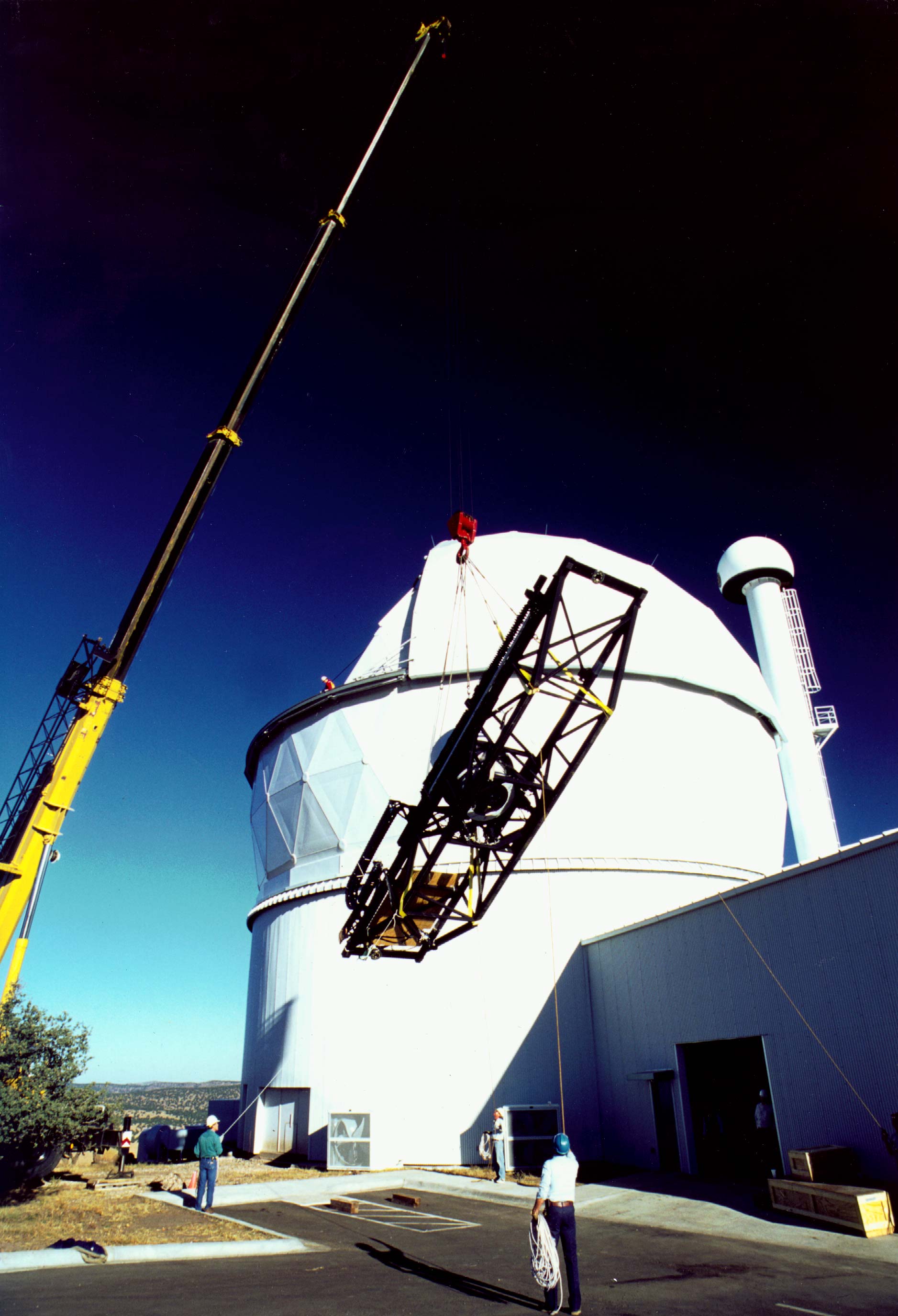 HET: The New Largest Optical Telescope