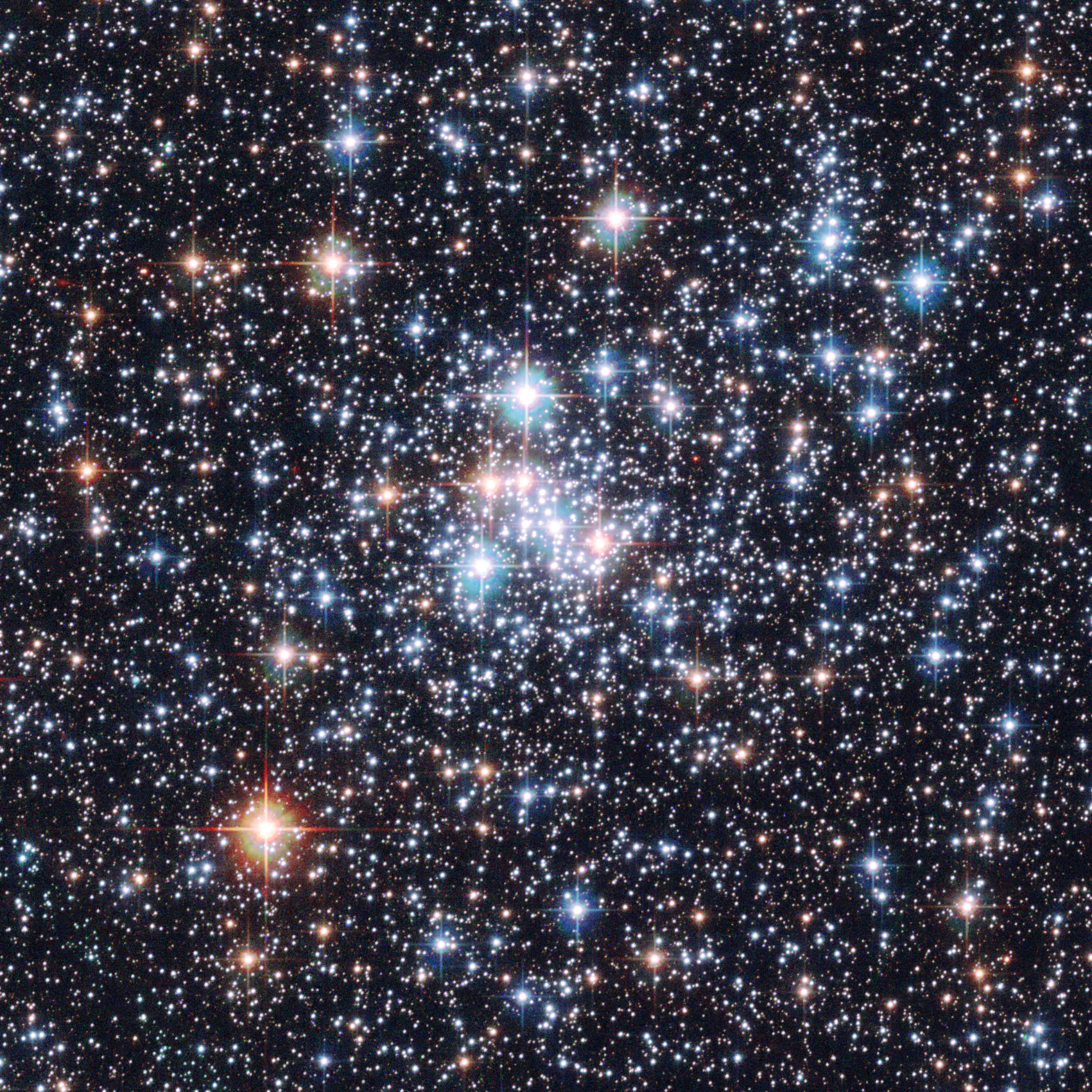 Rasseyannoe skoplenie NGC 290: zvezdnaya shkatulka dragocennostei