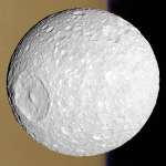 Mimas: malen'kii sputnik s bol'shim kraterom