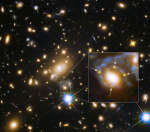 Галактика в скоплении создала четыре изображения далёкой Сверхновой