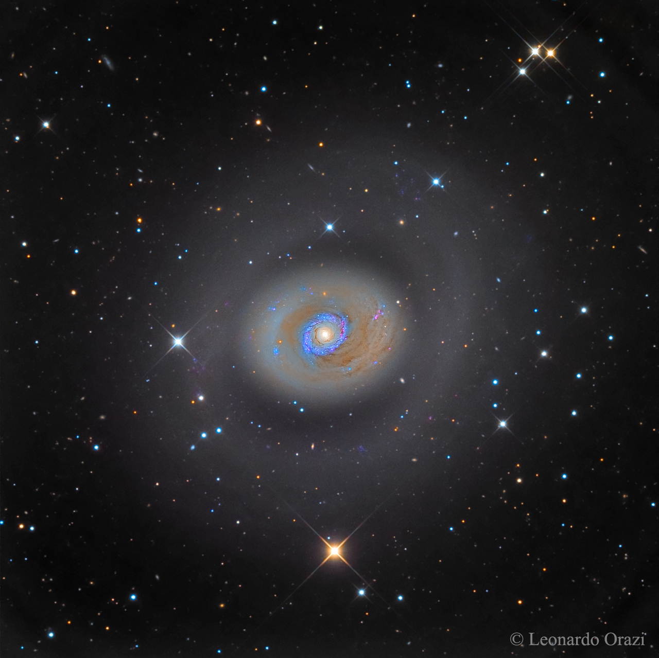 M94 &mdash; galaktika s intensivnym zvezdoobrazovaniem