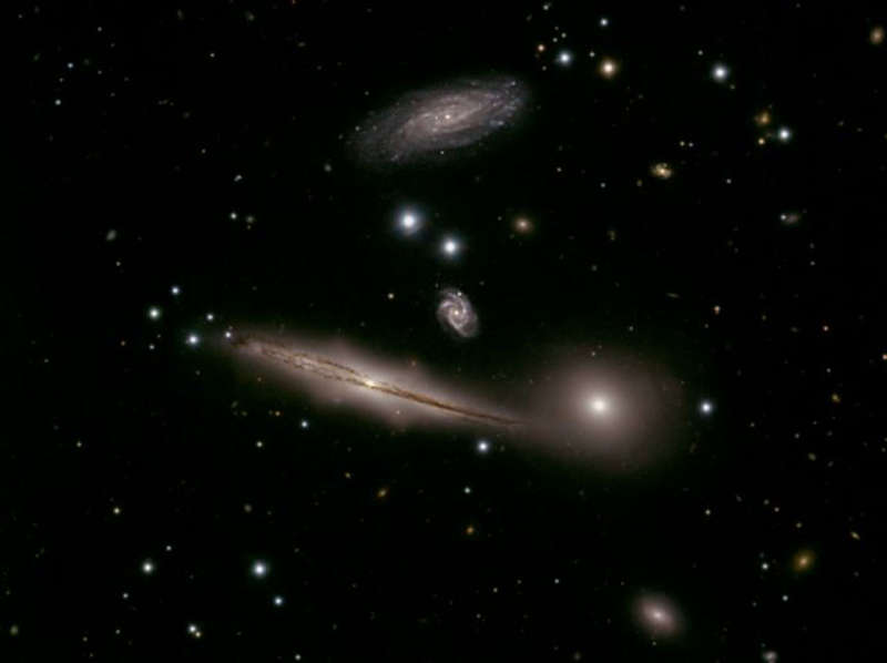 HCG 87: malen'kaya gruppa galaktik