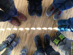 Солнечное затмение и ботинки в школьном классе
