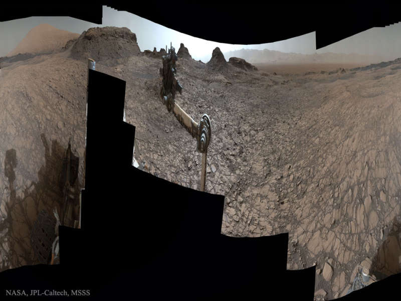 Кьюриосити около холмов Мюррей на Марсе