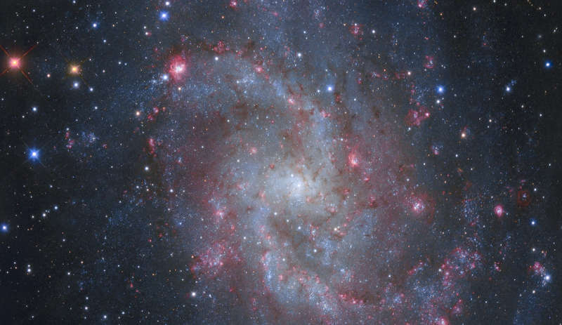 Облака водорода в M33