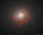 NGC 4696: волокна вокруг чёрной дыры.